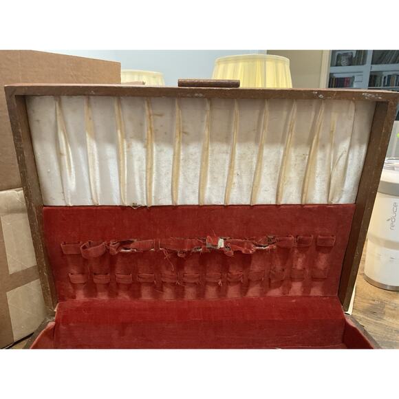 Vintage Oneida Wm A Rogers PARK LANE Silverplate Flatware Set 38pc w/ Chest - Picture 3 of 13